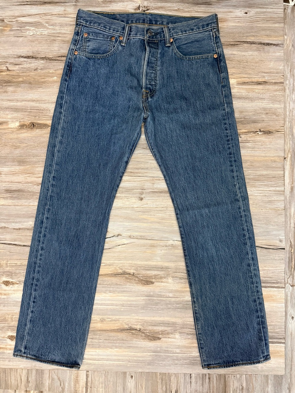 Levi’s 501 Series Jeans Men’s 31x30 Straight Fit Blue Denim Med Wash Button Fly